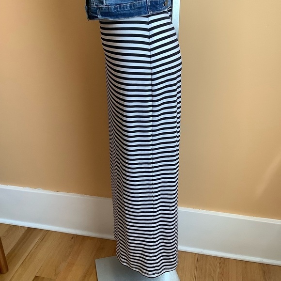 FRANK LYMAN Black/White Striped Maxi Skirt Size 8 - Picture 3 of 13